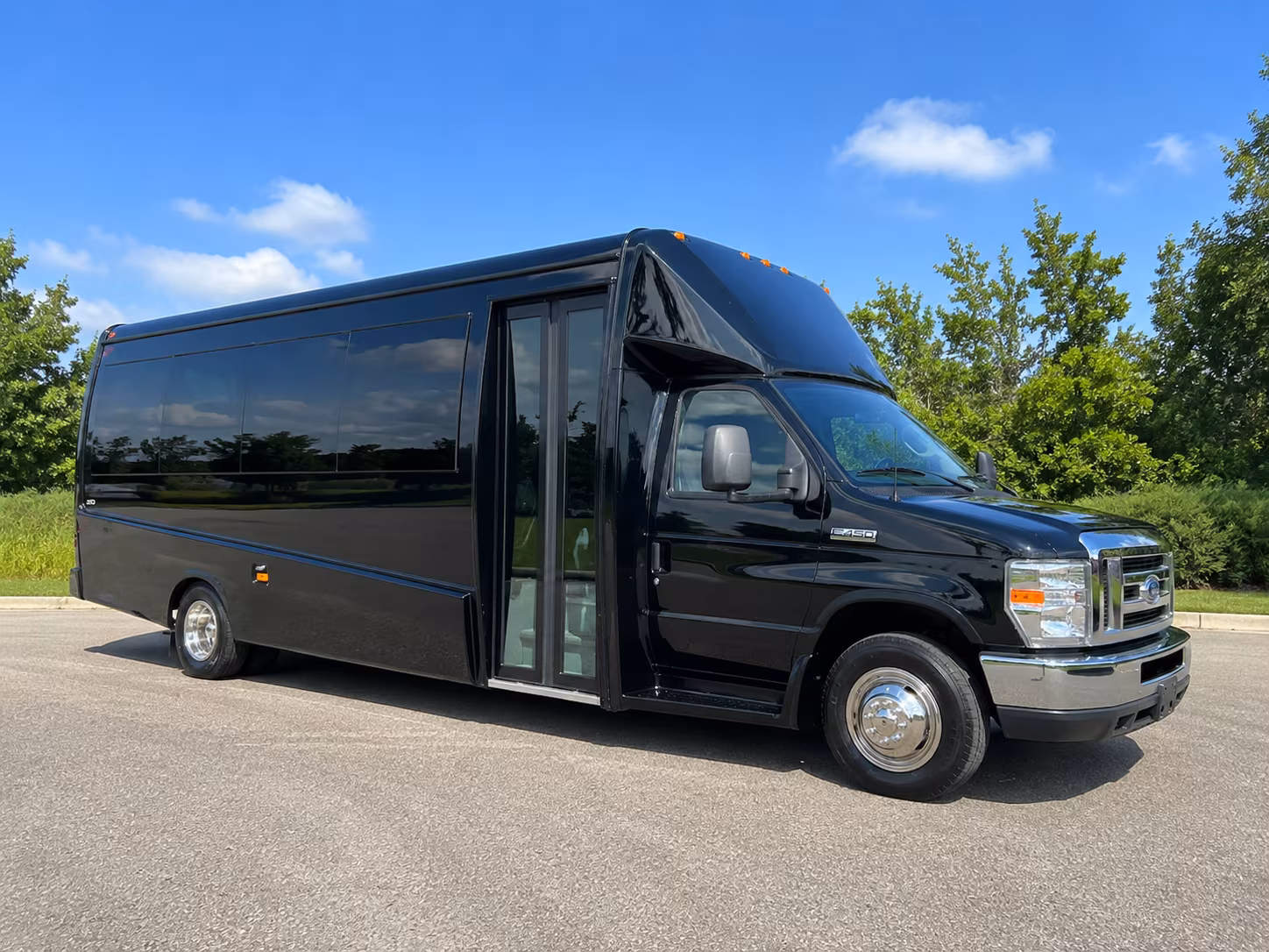 minibus rentals for downtown frederick attractions and rose hill manor